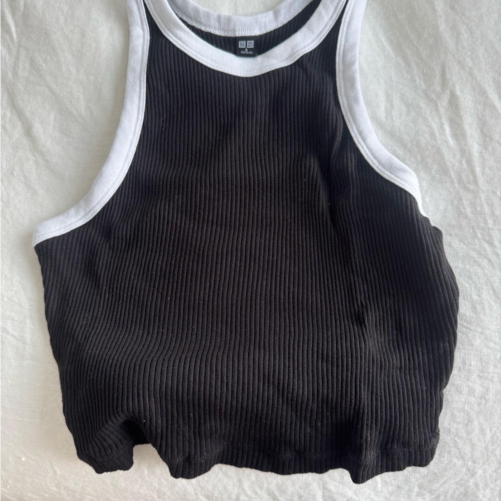 Uniqlo Black and White Ribbed Tank Top